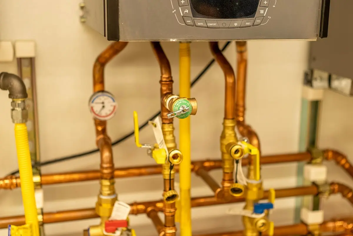 Licensed technician providing Pipe Repair for a homeowner in San Leandro